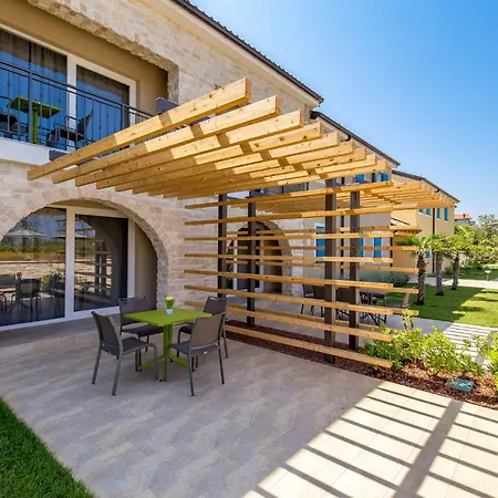Olea Apartment *